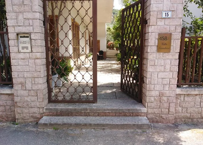 Cavaliere Πανσιόν *